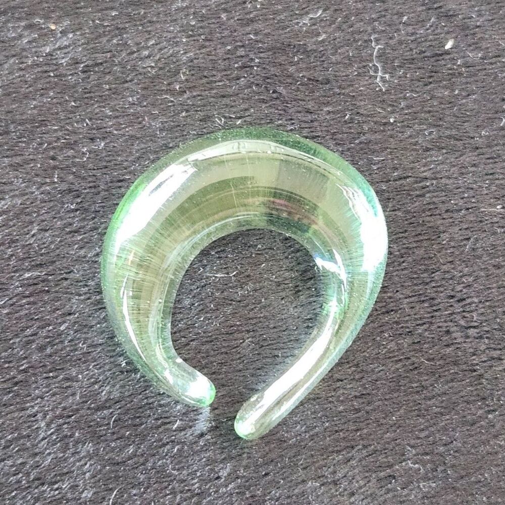 Les Boucles de Baccarat Loop Green Crystal Glass Ring Size 8.5